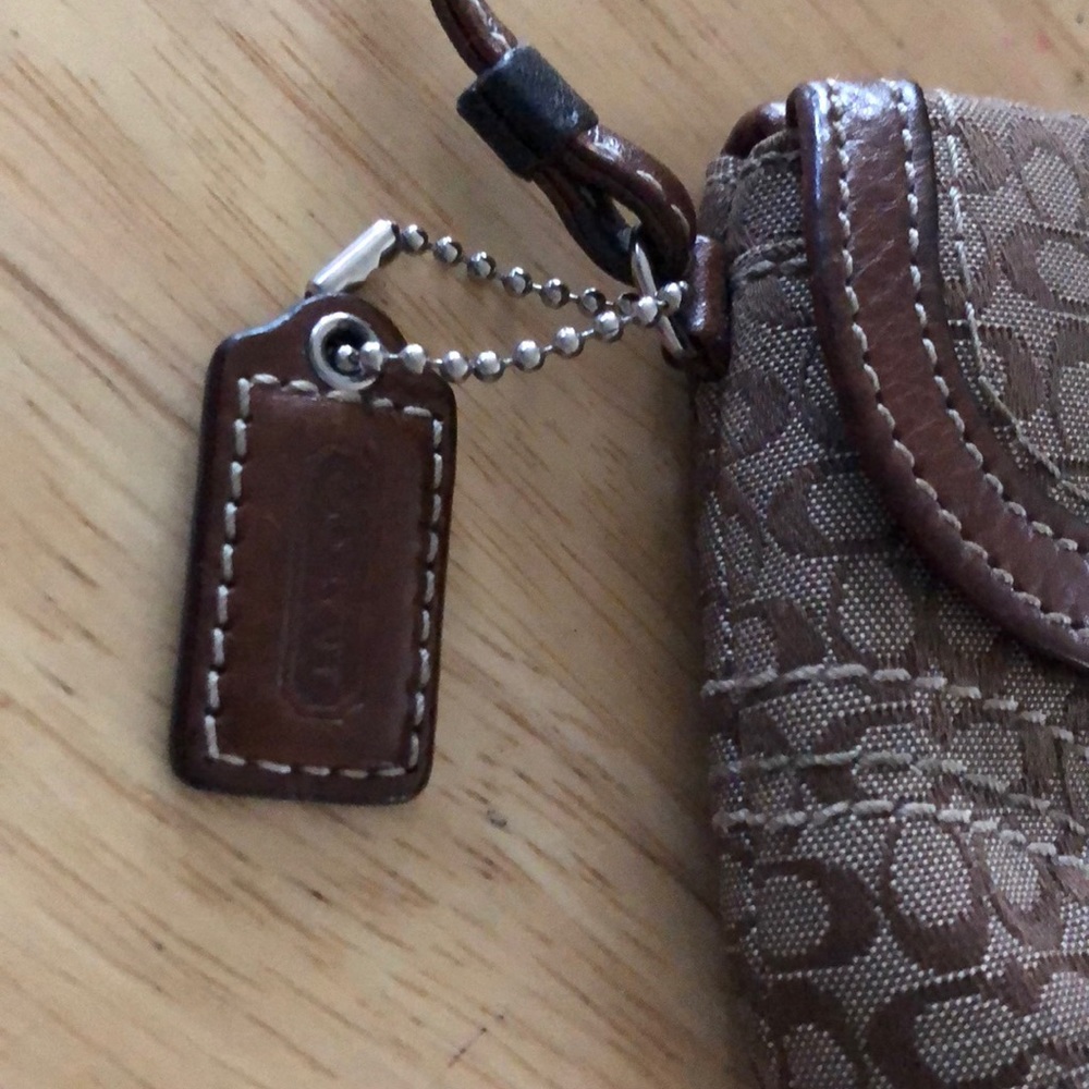 Like-new Coach Wristlet - Picture 4 of 8